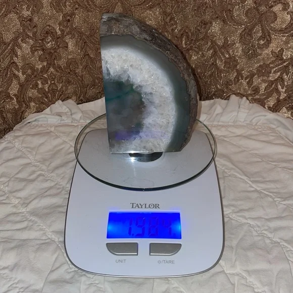 Vintage Natural Agate Geode with crystals.  Beautiful piece. - Picture 7 of 7